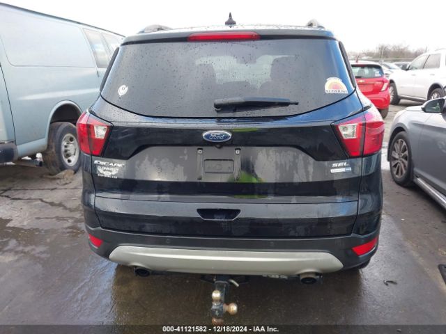 1FMCU9HD2KUC28814 Ford ESCAPE SEL