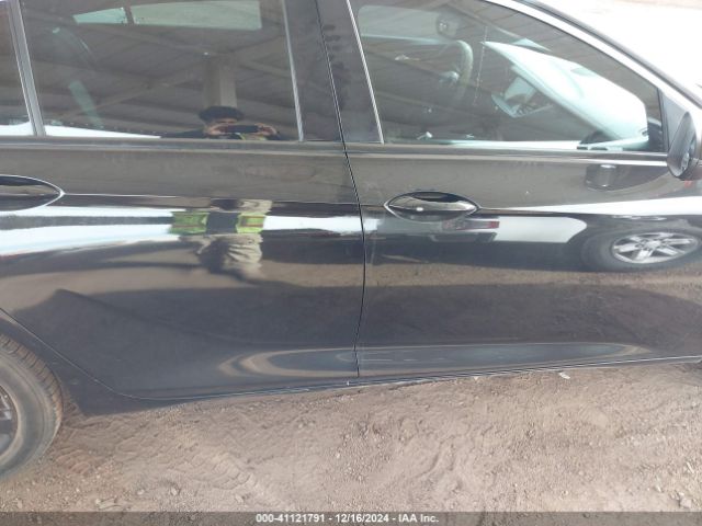 W04GL6SX5J1045850 Buick Regal Sportback Preferred