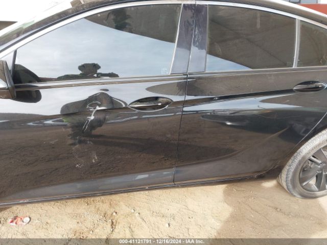 W04GL6SX5J1045850 Buick Regal Sportback Preferred