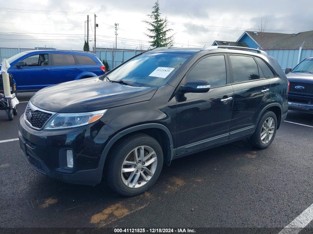 KIA SORENTO LX 2015 5XYKT4A67FG643197 Image 2