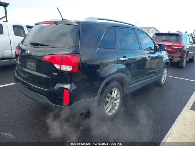 KIA SORENTO LX 2015 5XYKT4A67FG643197 Image 4