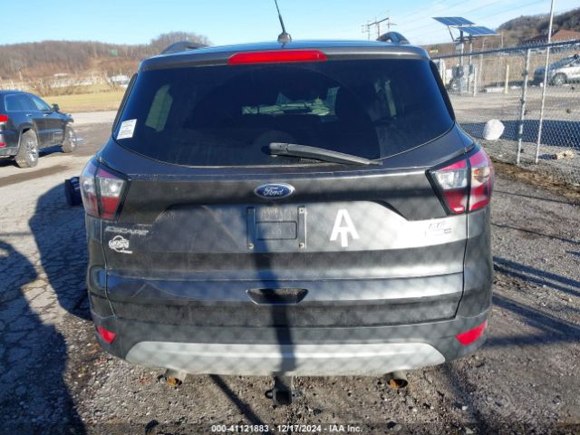 1FMCU9GD5JUA32222 Ford ESCAPE SE