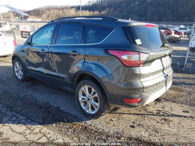 1FMCU9GD5JUA32222 Ford ESCAPE SE