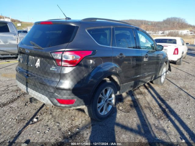 1FMCU9GD5JUA32222 Ford ESCAPE SE