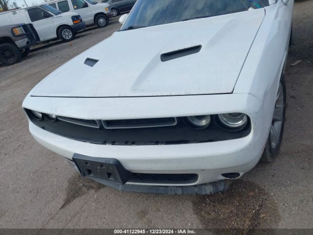 2C3CDZAG4FH724445 Dodge Challenger Sxt