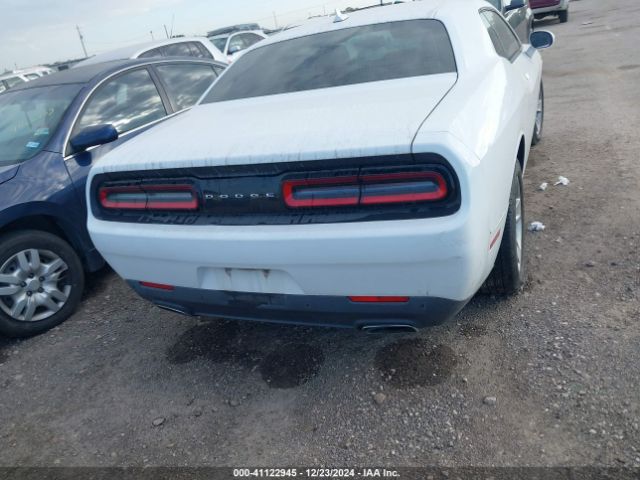2C3CDZAG4FH724445 Dodge Challenger Sxt