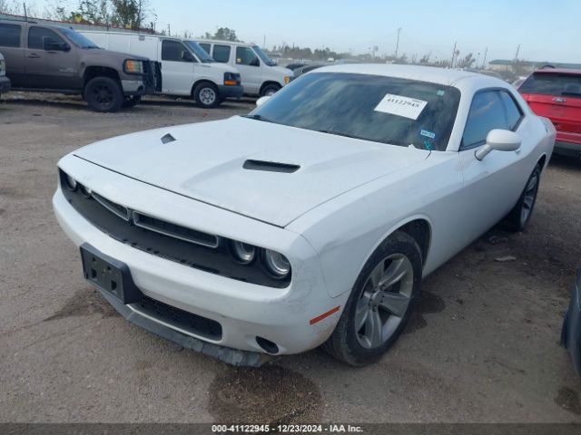 2C3CDZAG4FH724445 Dodge Challenger Sxt