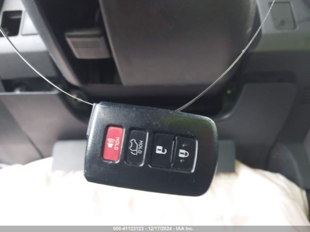 JTMYFREV0JJ212466 Toyota Rav4 Limited