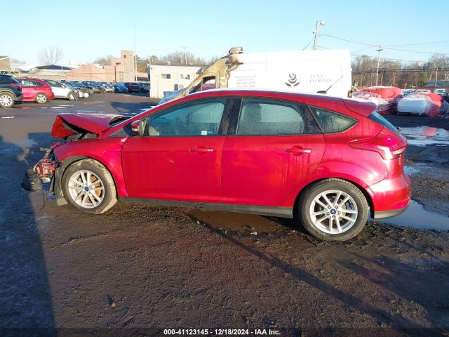 Ford FOCUS SE 2017 1FADP3K29HL336002 Image 14