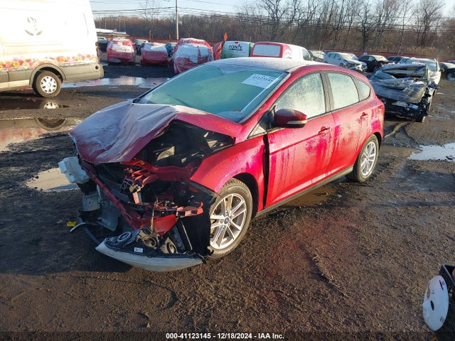 Ford FOCUS SE 2017 1FADP3K29HL336002 Image 2