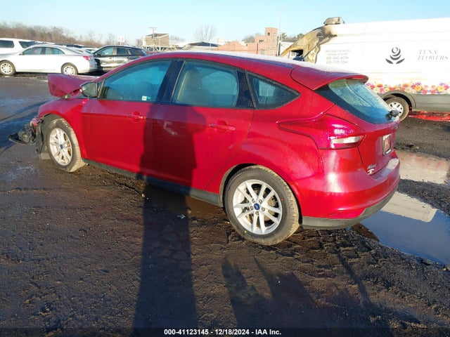 Ford FOCUS SE 2017 1FADP3K29HL336002 Image 3