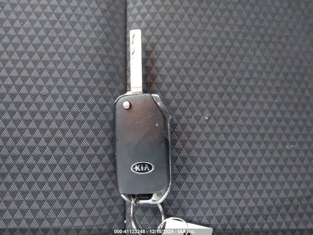 KIA Soul X-line 2020 KNDJ23AU0L7118420 Image 11