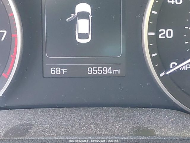 5NPD84LF2JH304047 Hyundai ELANTRA SEL