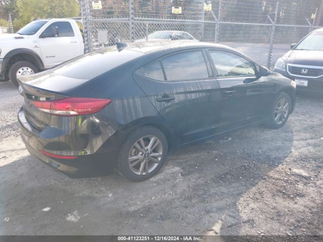 5NPD84LF2JH304047 Hyundai ELANTRA SEL