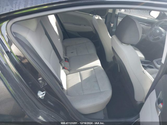 5NPD84LF2JH304047 Hyundai ELANTRA SEL