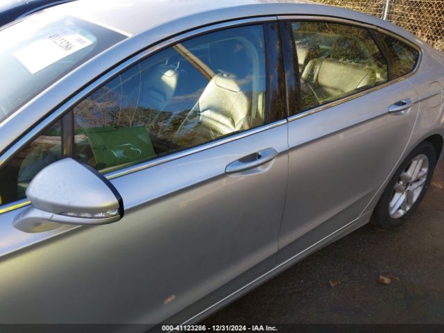 1FA6P0HD1E5403191 Ford FUSION SE