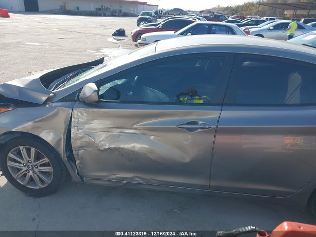 Hyundai ELANTRA SE 2016 5NPDH4AE8GH752344 Image 15