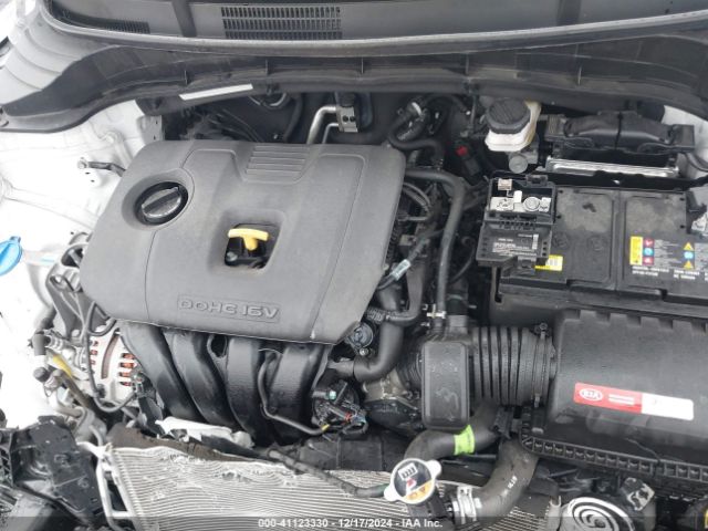 KNDJ23AU1N7164275 KIA Soul X-line