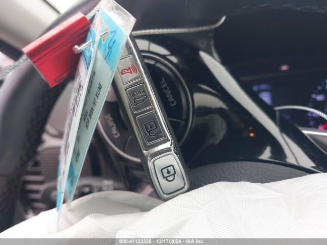 KNDJ23AU1N7164275 KIA Soul X-line