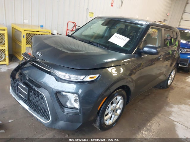KIA SOUL S 2021 KNDJ23AUXM7767238 Image 2