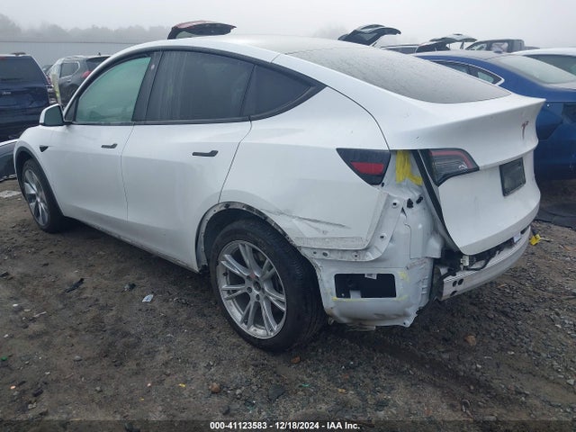 2021 TESLA MODEL Y 5YJYGAEE7MF294190 Photo 2