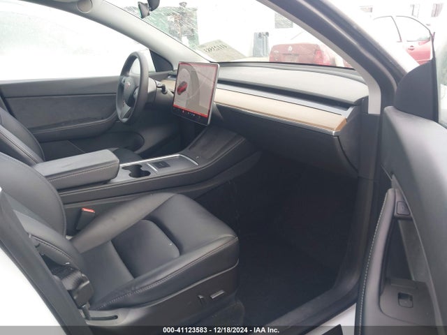2021 TESLA MODEL Y 5YJYGAEE7MF294190 Photo 4