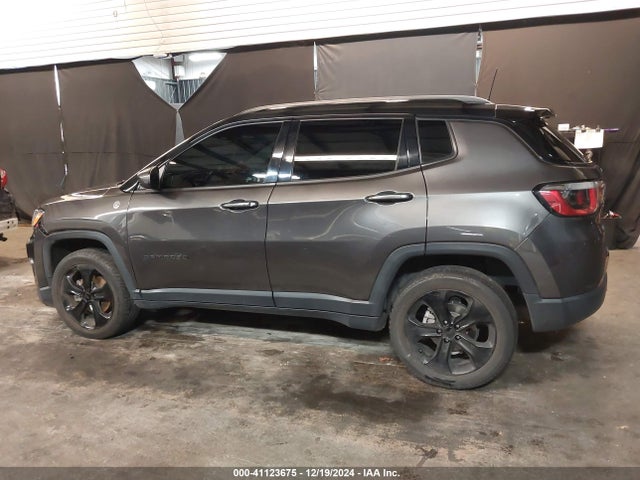 3C4NJDBBXKT842651 Jeep Compass Altitude 4x4