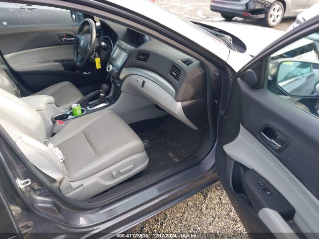 19UDE2F78HA009670 Acura Ilx Premium Package/technology Plus Package