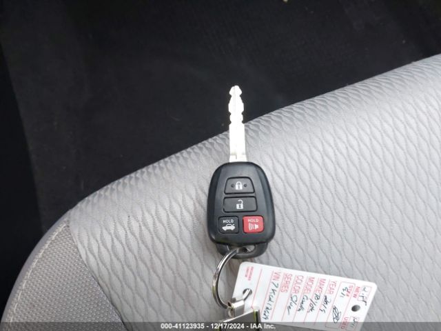 2T1BURHE7KC212629 Toyota COROLLA LE