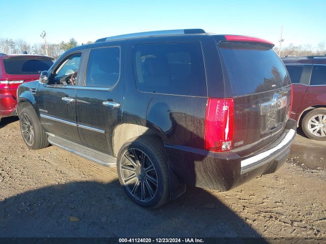 2011 CADILLAC ESCALADE 1GYS4AEF9BR252287 Photo 2