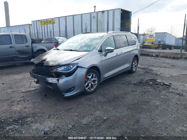 Chrysler Pacifica 2019 2C4RC1GG0KR551948 Image 2