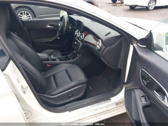 WDDSJ4GB0EN148685 Mercedes-Benz CLA 250 4MATIC