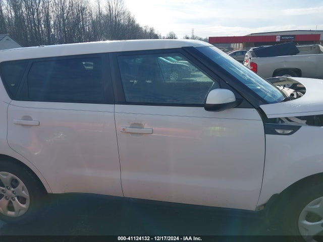 KIA Soul 2014 KNDJN2A28E7035286 Image 13