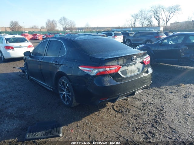 4T1B11HK6JU551248 Toyota CAMRY SE