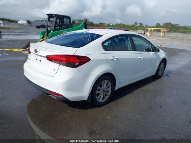 3KPFL4A79HE108608 KIA FORTE S