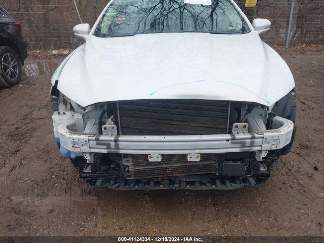3FA6P0RU1KR110219 Ford Fusion Hybrid Titanium