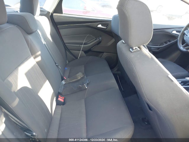 Ford FOCUS SE 2016 1FADP3F29GL304417 Image 8