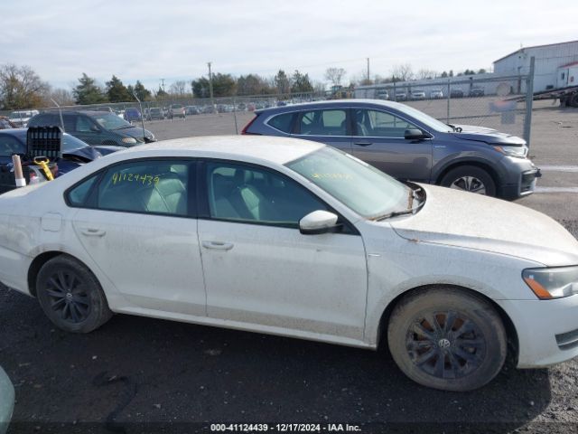 1VWAT7A36FC054887 Volkswagen Passat 1.8t Wolfsburg Edition