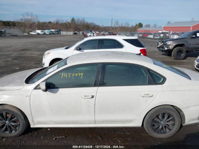 1VWAT7A36FC054887 Volkswagen Passat 1.8t Wolfsburg Edition