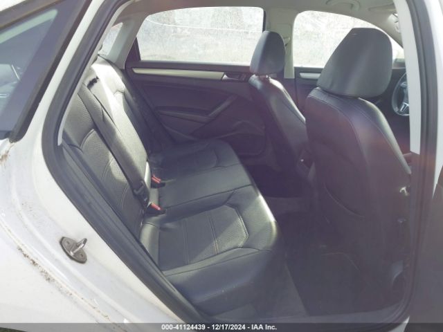 1VWAT7A36FC054887 Volkswagen Passat 1.8t Wolfsburg Edition