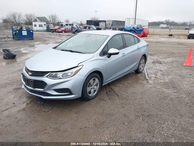 Chevrolet Cruze Ls Auto 2017 1G1BC5SM7H7216470 Image 2