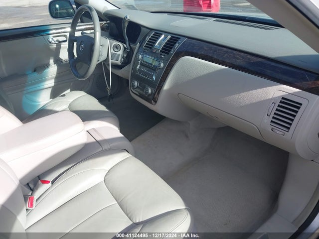 2011 CADILLAC DTS 1G6KA5E65BU116521 Photo 4