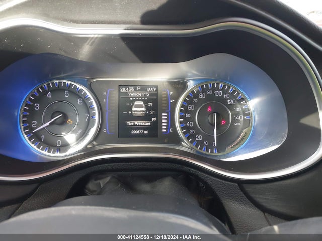 1C3CCCFBXGN186419 Chrysler 200 Touring