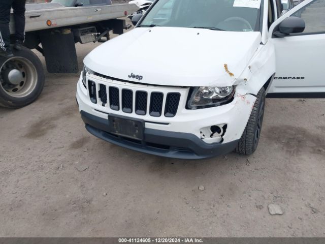 1C4NJDBB3FD324991 Jeep Compass Altitude Edition