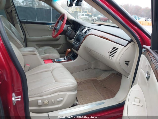 2010 CADILLAC DTS 1G6KH5EY0AU102294 Photo 4