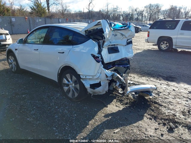 2021 TESLA MODEL Y 5YJYGDEE3MF299758 Photo 2