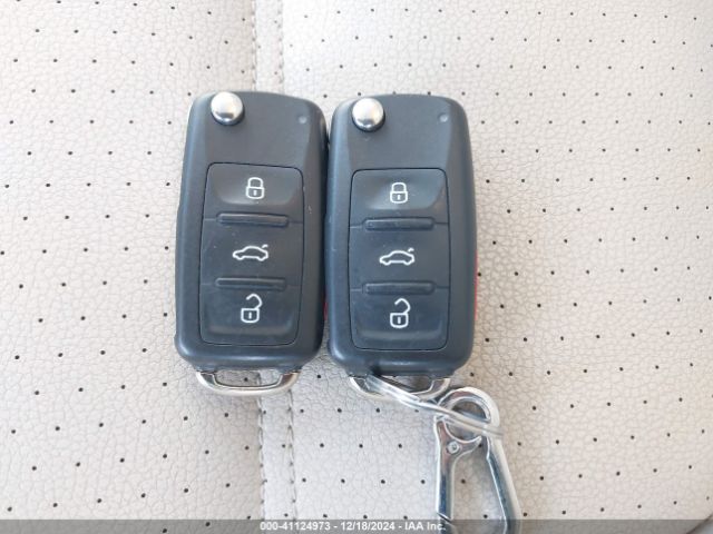 3VMDB7AJ2JM221333 Volkswagen Jetta