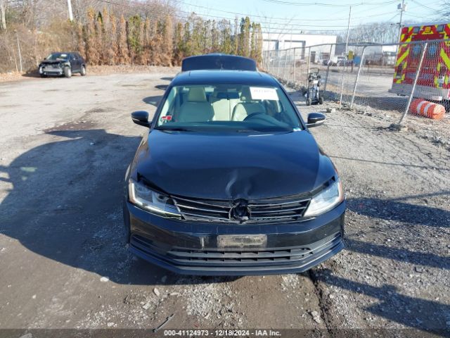 3VMDB7AJ2JM221333 Volkswagen Jetta