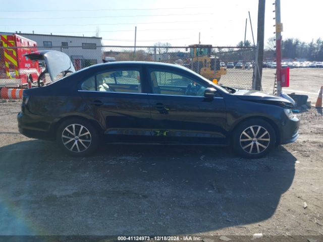 3VMDB7AJ2JM221333 Volkswagen Jetta