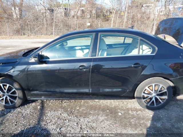 3VMDB7AJ2JM221333 Volkswagen Jetta